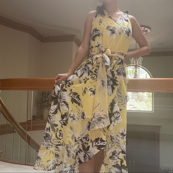 Banana Republic womens yellow floral maxi dress no size tag but fits like M or 6 - Picture 2 of 4